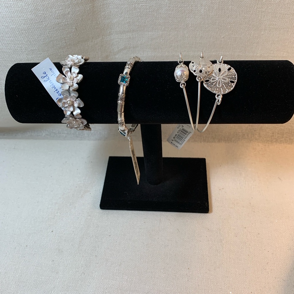 Periwinkle by Barlow Silver and White Bracelet Trio